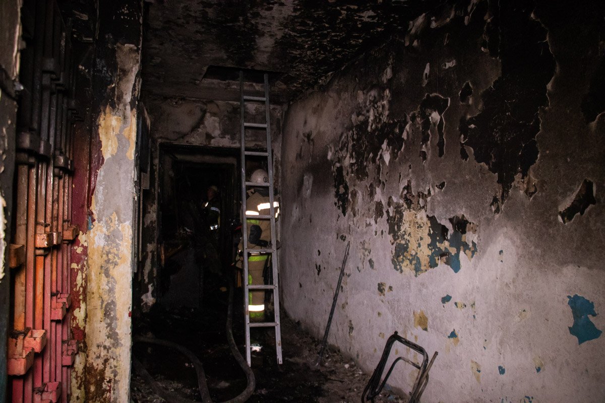 Предварительно, огонь начался с предбанника