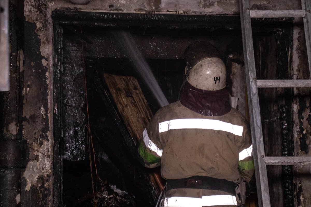 Благодаря слаженной работе спасателей удалось избежать распространения огня