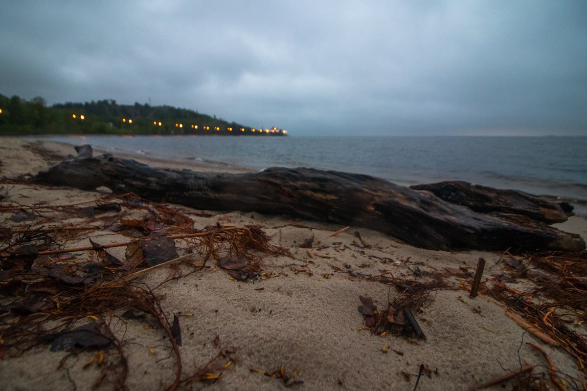Песок, шум волн и тишина вокруг... 