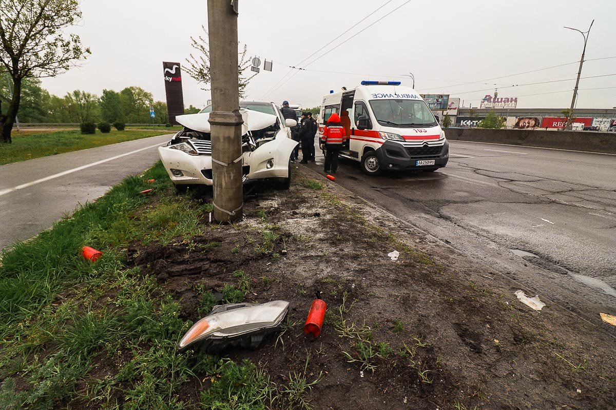 К счастью, возникший было пожар удалось быстро ликвидировать подручными средствами К счастью, возникший было пожар удалось быстро ликвидировать подручными средствами
