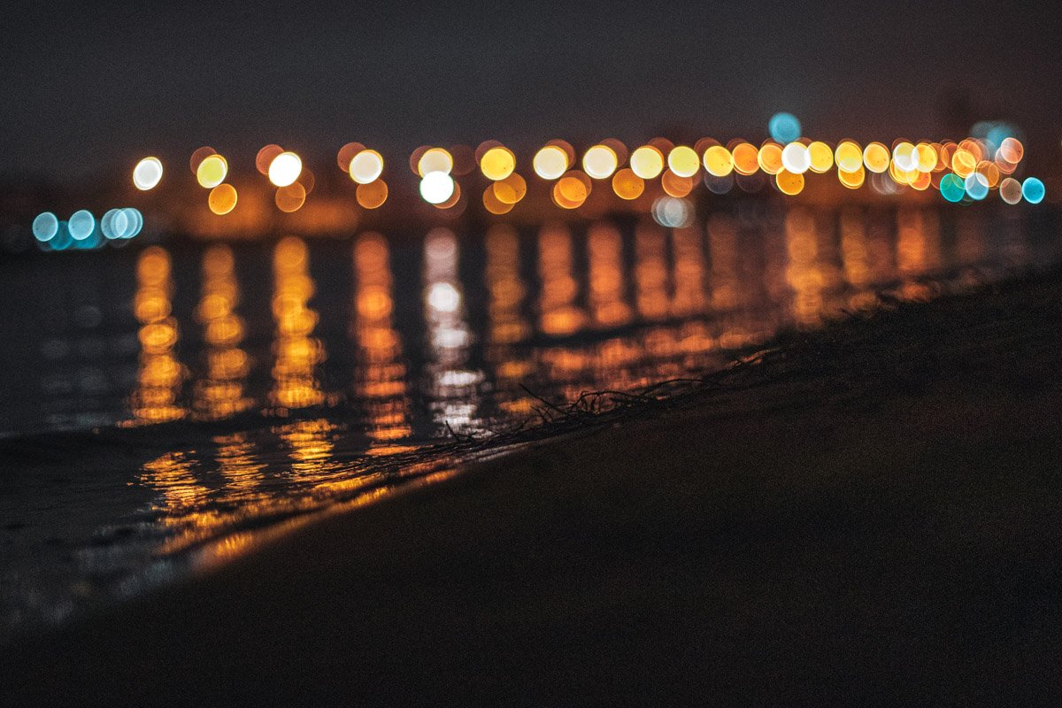 В этих огнях можно увидеть многое, просто нужно присмотреться В этих огнях можно увидеть многое, просто нужно присмотреться