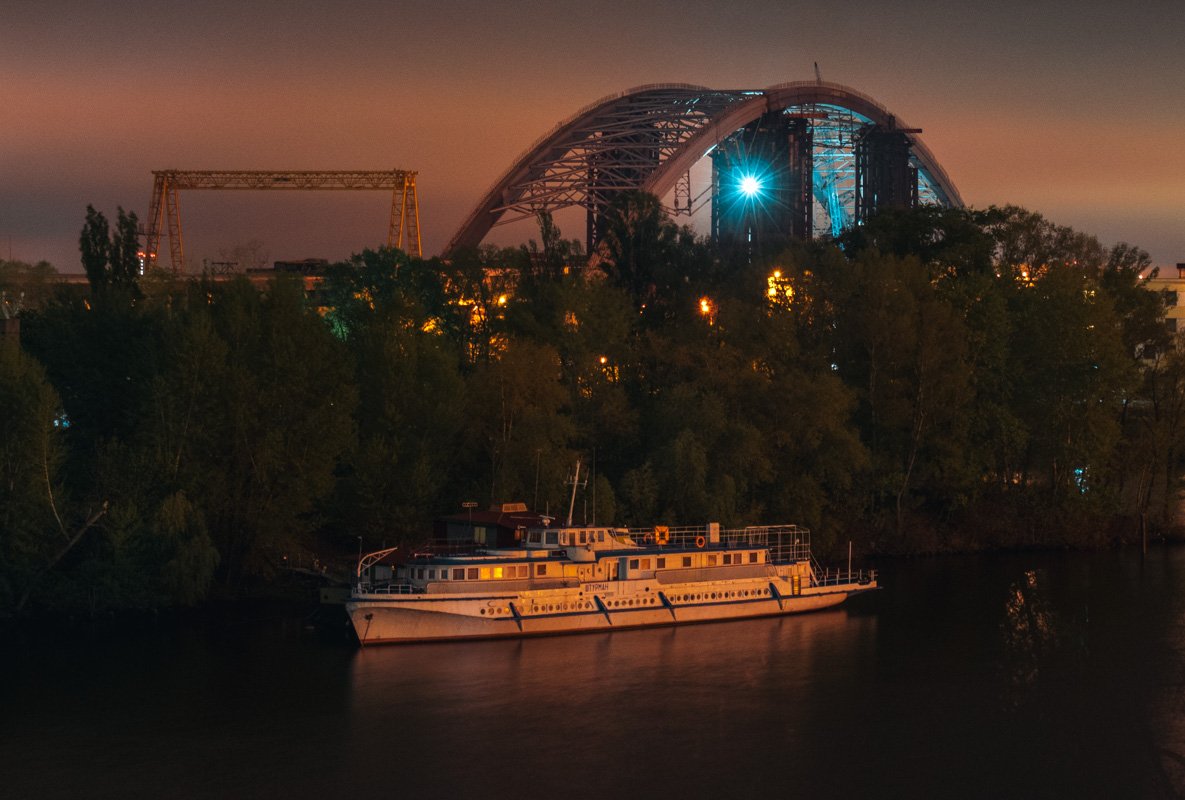 Оглянитесь по сторонам, в окружении тонн бетона и металла можно увидеть красоту Оглянитесь по сторонам, в окружении тонн бетона и металла можно увидеть красоту