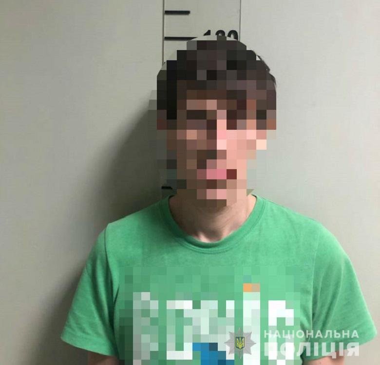 Злоумышленник украл из заведения компьютерную технику и деньги Злоумышленник украл из заведения компьютерную технику и деньги