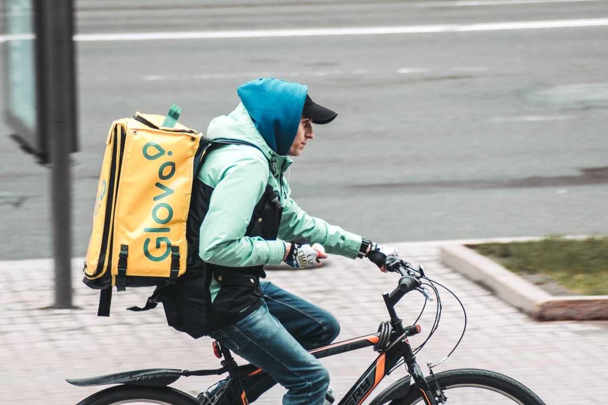 Совмещает приятное с полезным