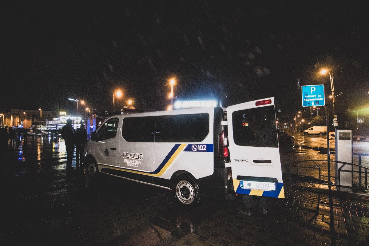 Пассажиров и провожающих попросили срочно покинуть помещение