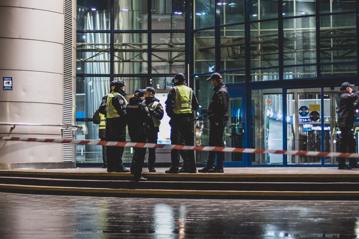 Правоохранители оцепили Южный вокзал