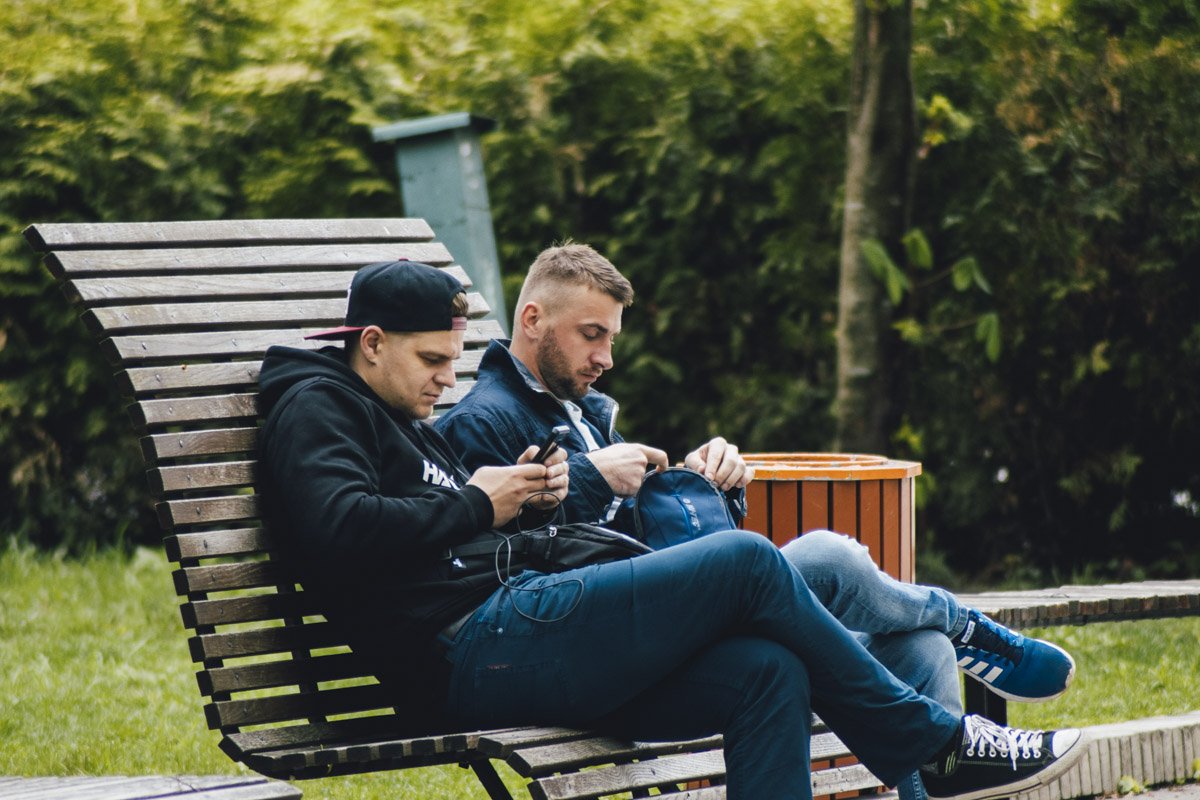 С другом всегда интересно пообщаться С другом всегда интересно пообщаться