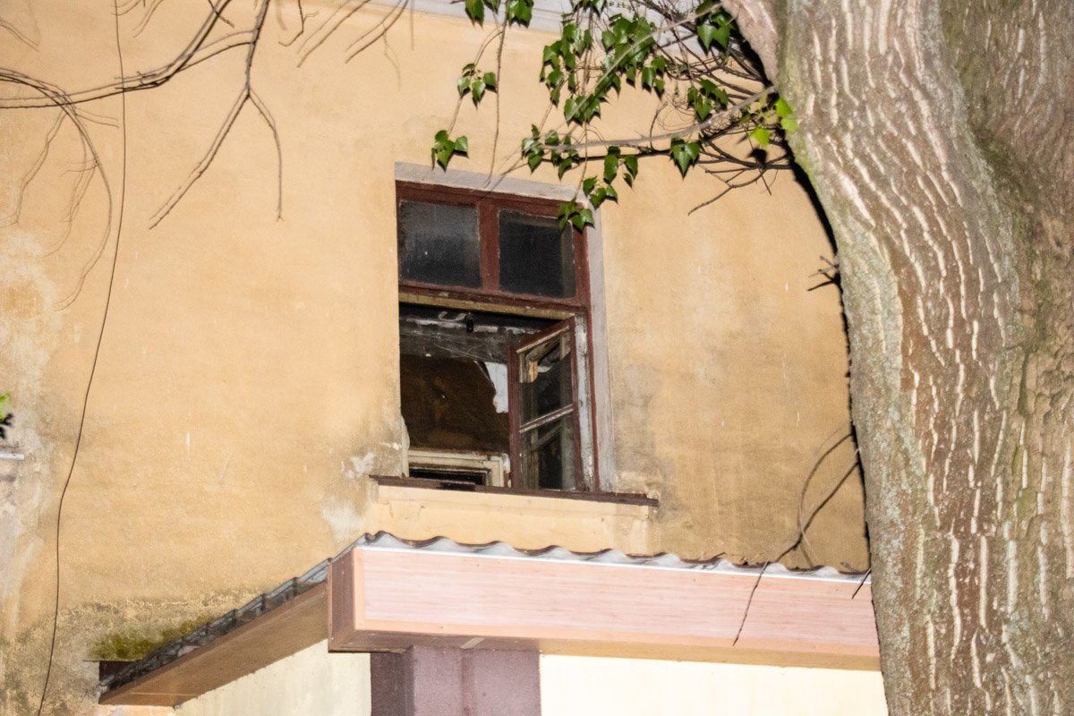 В четверг, 2 апреля, в Киеве на улице Пасхалина произошел пожар