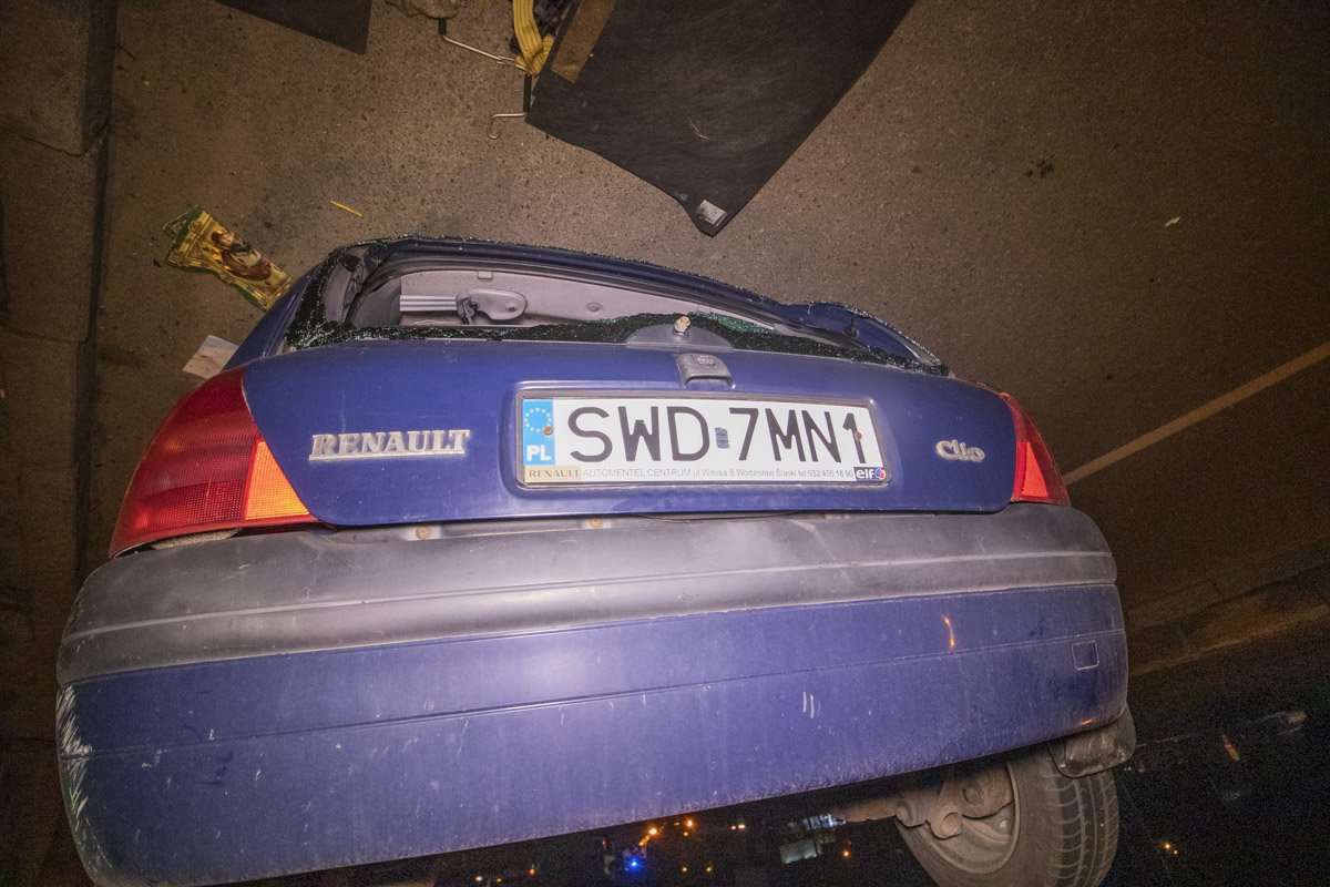 Но по неизвестным причинам никто не видел, как предполагаемый виновник скрылся с места происшествия