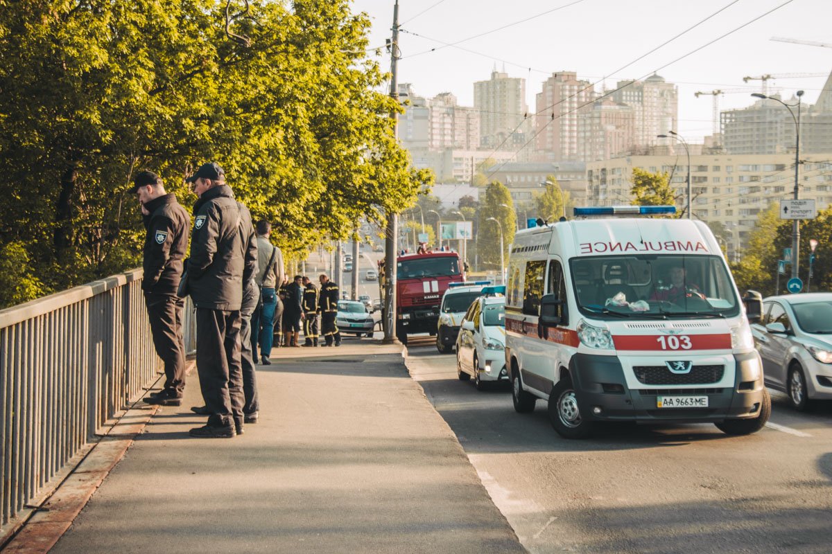 В пятницу, 3 апреля, в Киеве на Воздухофлотском проспекте произошел пожар