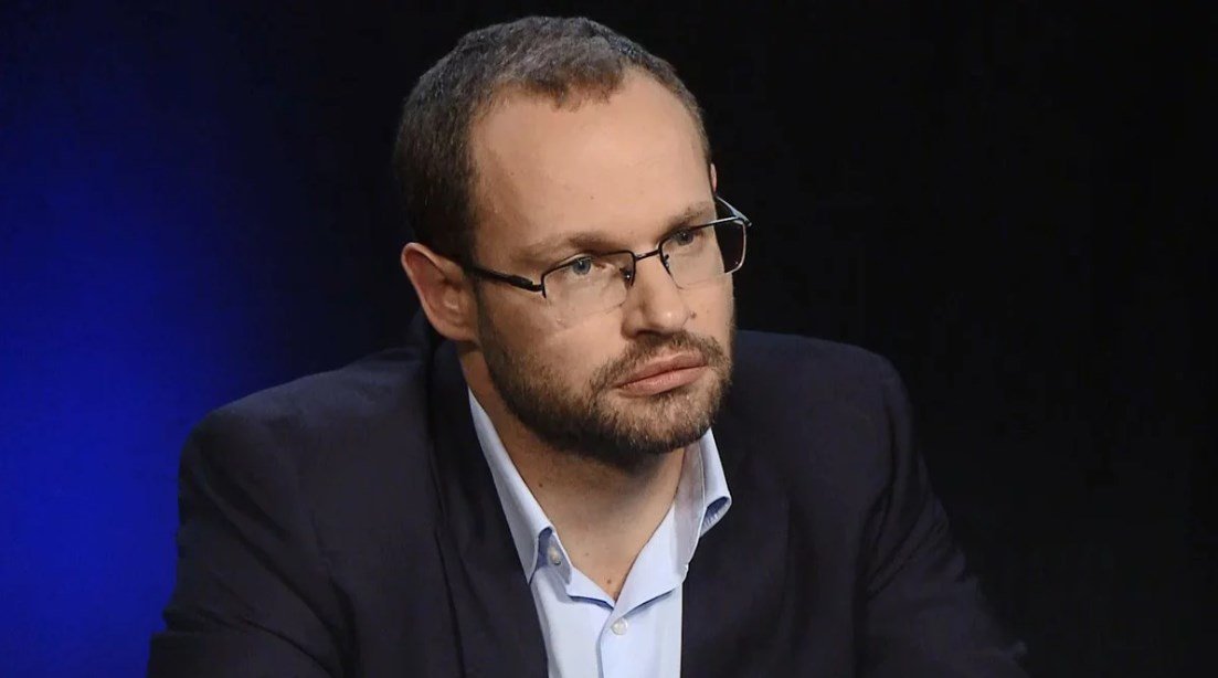 На дом Виктора Пинзеника совершили нападение неизвестные На дом Виктора Пинзеника совершили нападение неизвестные