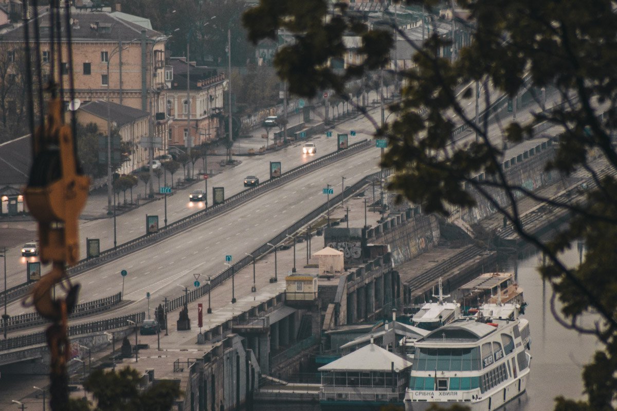 Только на рассвете можно увидеть такие «чистые» от машин дороги Только на рассвете можно увидеть такие «чистые» от машин дороги