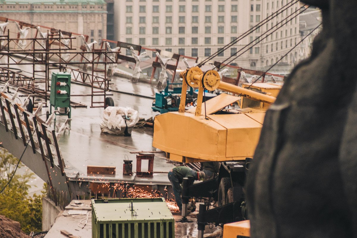 Кто-то еще видит сладенькие сны, а кто-то уже работает Кто-то еще видит сладенькие сны, а кто-то уже работает