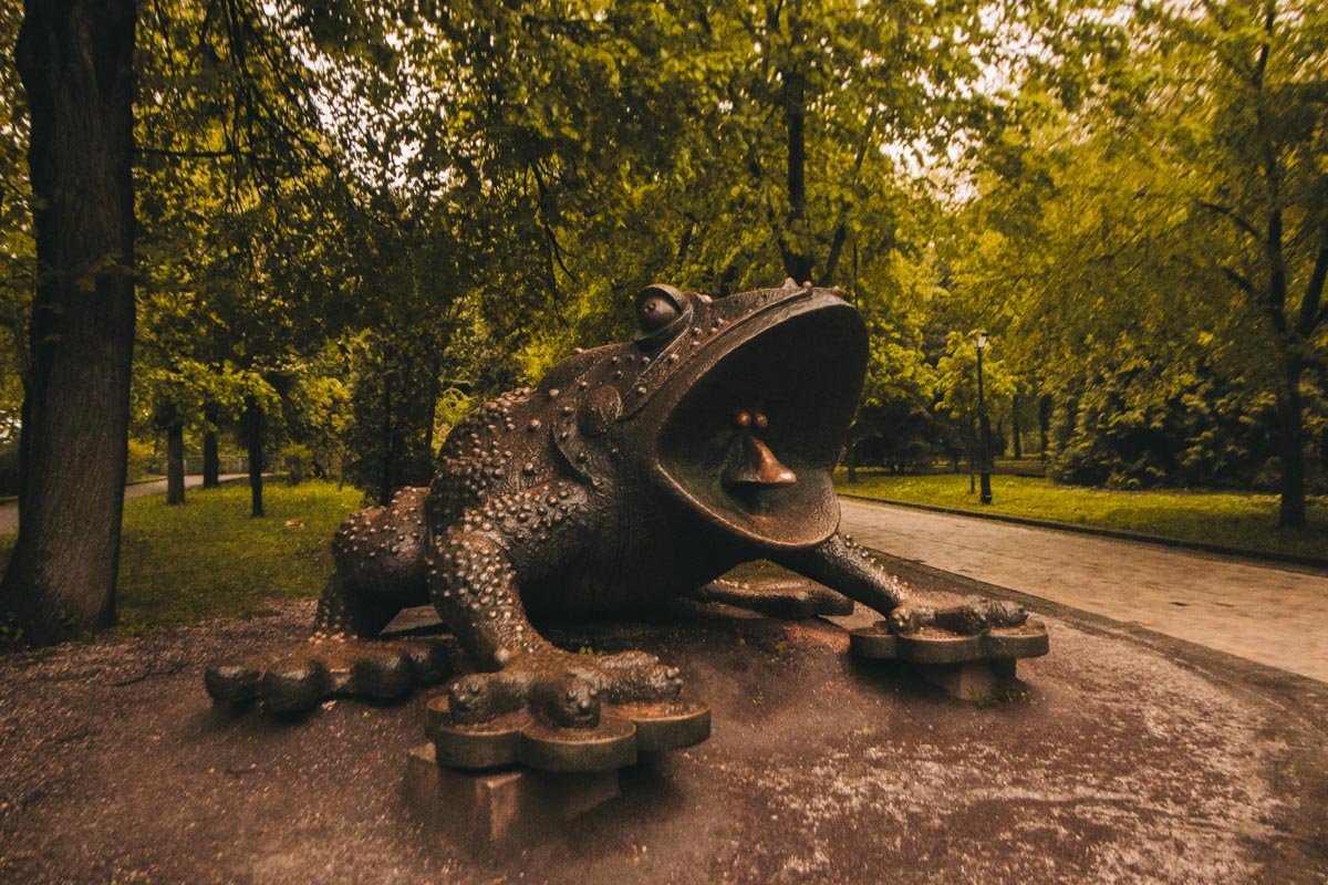 И жабка квакает с утра И жабка квакает с утра