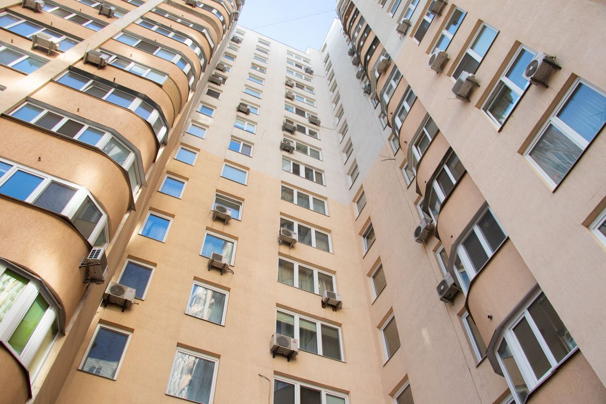 В Киеве по адресу проспект Валерия Лобановского, 150 обнаружили труп мужчины