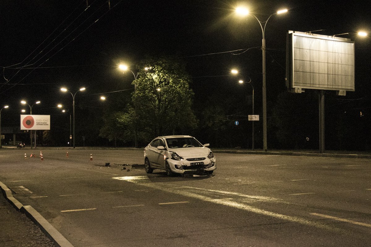 В Киеве на улице Академика Заболотного произошло ДТП В Киеве на улице Академика Заболотного произошло ДТП