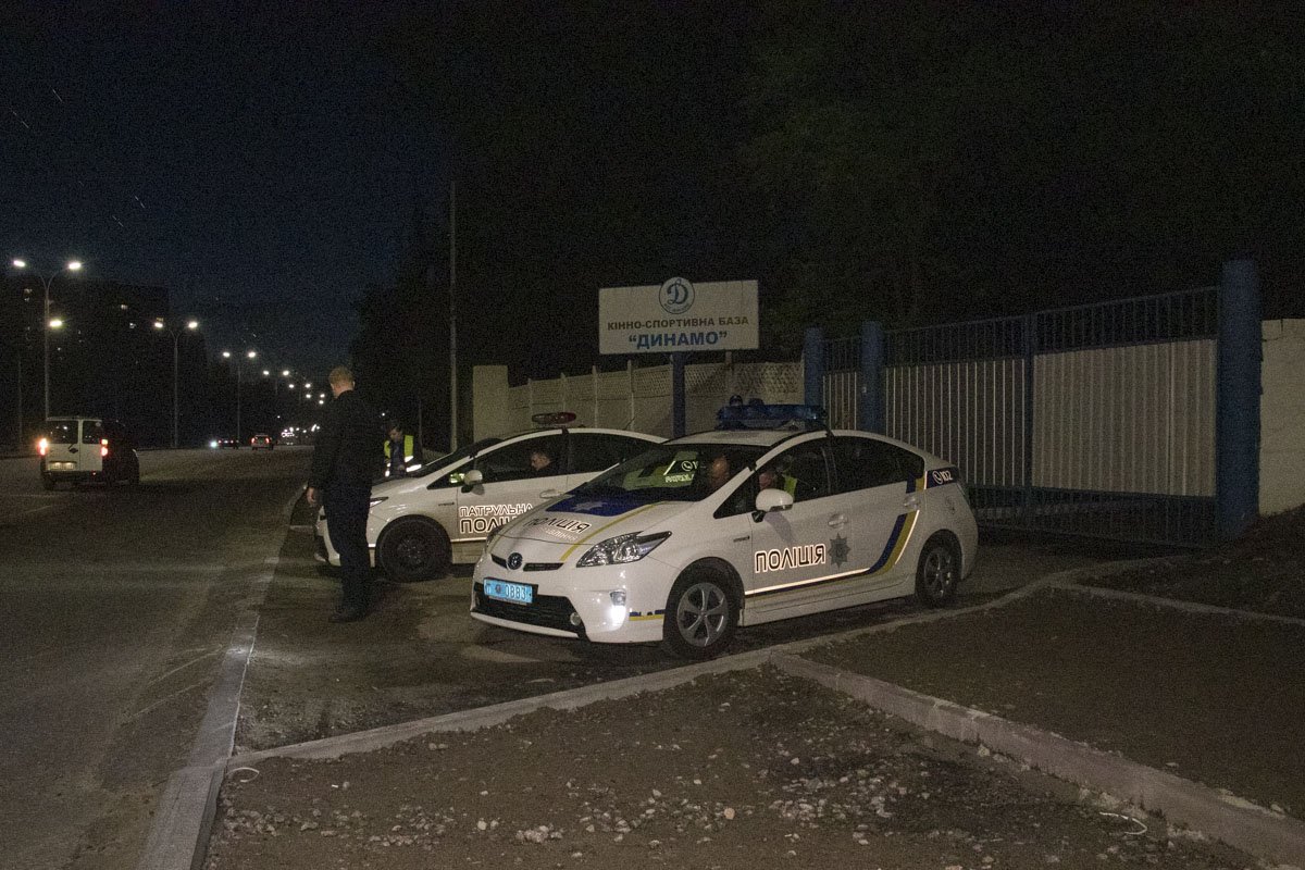 На месте находились несколько экипажей полиции На месте находились несколько экипажей полиции