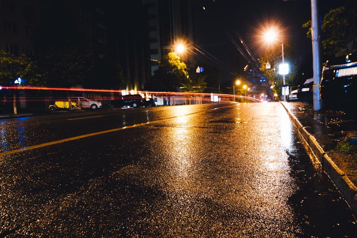 Дождь только добавляет цвета этому городу Дождь только добавляет цвета этому городу