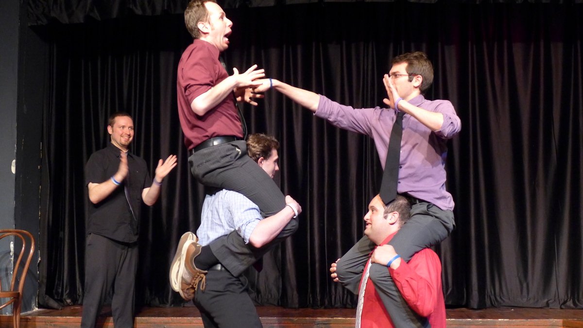 В среду, 8 мая, стартует курс из 15 интенсивных занятий от пятерки актеров Improv Show