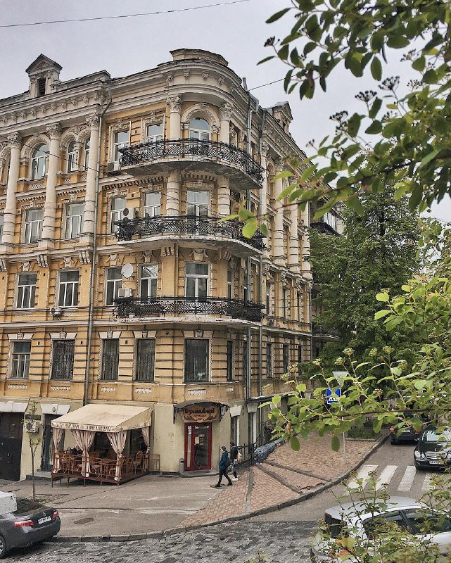 И Лютеранская в зелени - необычайная. Фото: @j.kadnikova