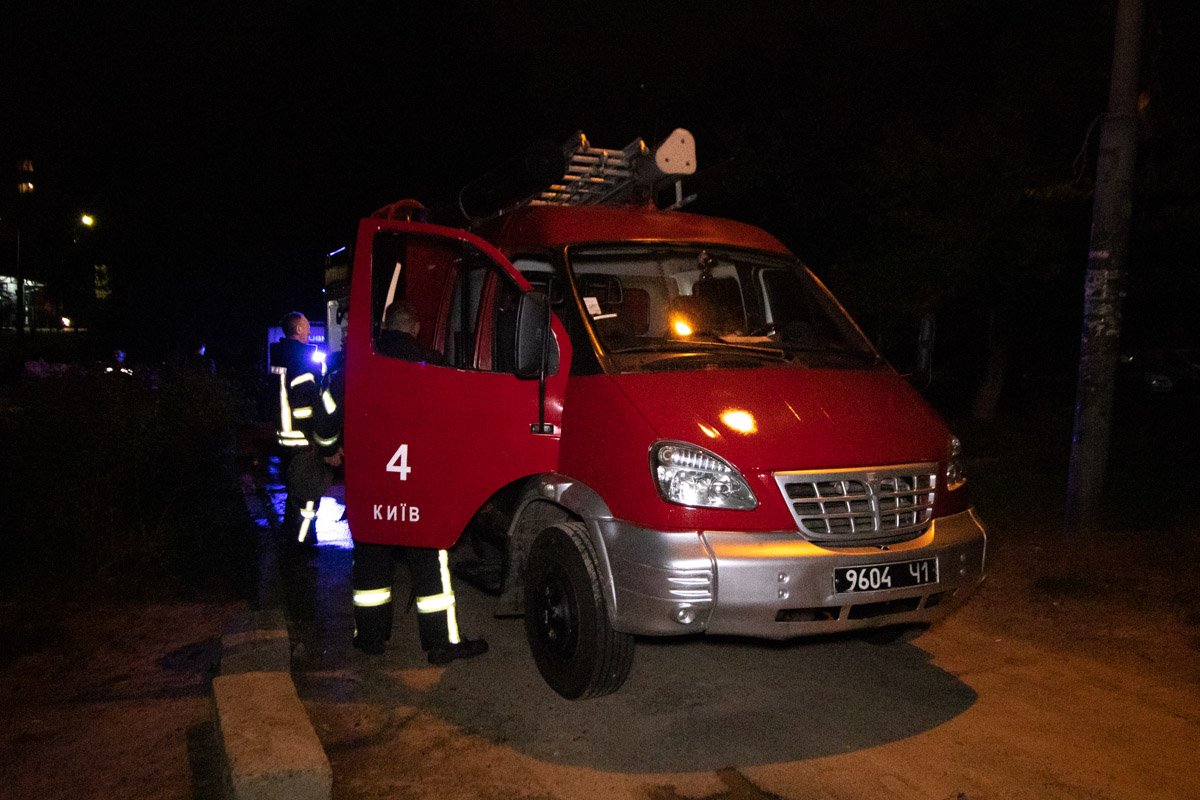 Сотрудники ГСЧС оперативно прибыли на место происшествия и полностью ликвидировали огонь около 22:50