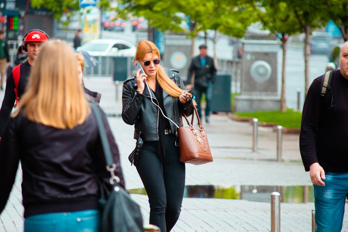 Судя по очкам, кто-то таки надеется на появление солнца из-за туч