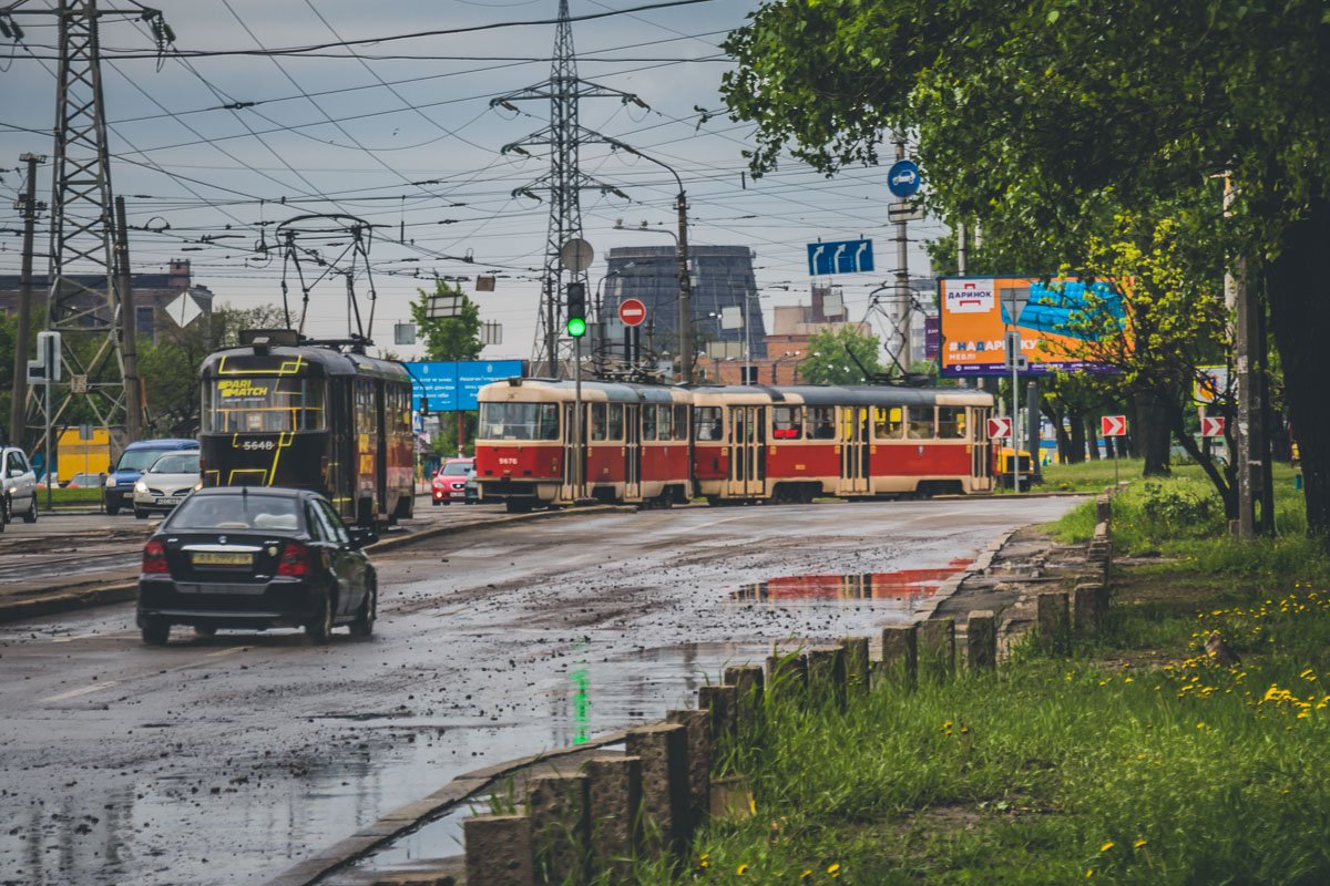 Из-за прорыва канализации остановилось движение трамваев №22, 28, 33 и 35 Из-за прорыва канализации остановилось движение трамваев №22, 28, 33 и 35