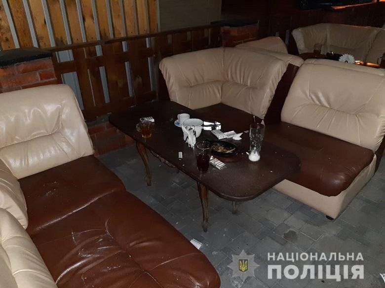 На Оболони мужчина открыл огонь из автомата по другу своей бывшей жены