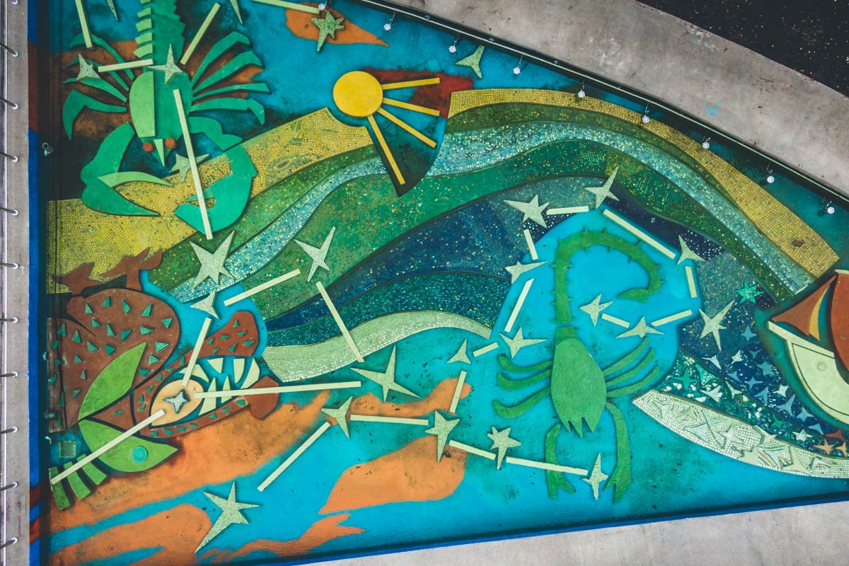 Работы проходят под руководством автора мозаики Владимира Мельниченко