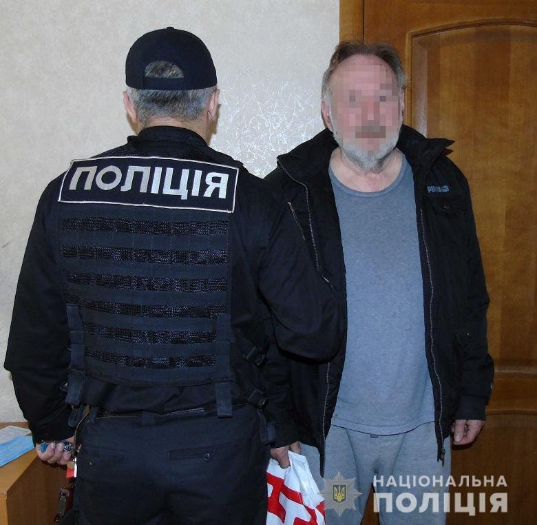 67-летний мужчина сообщил об угрозе взорвать жилой дом в Киеве 67-летний мужчина сообщил об угрозе взорвать жилой дом в Киеве