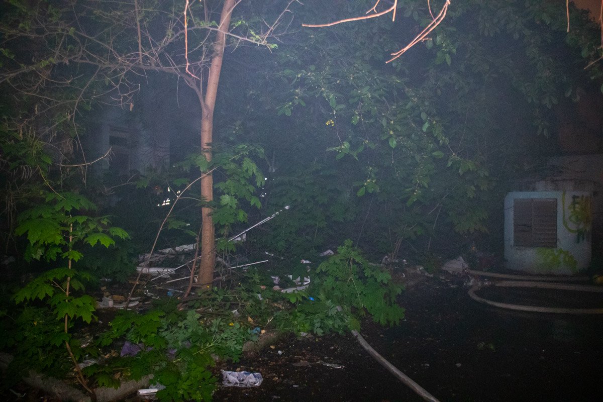 В Киеве по адресу улица Эспланадная, 32 горело трехэтажное здание В Киеве по адресу улица Эспланадная, 32 горело трехэтажное здание