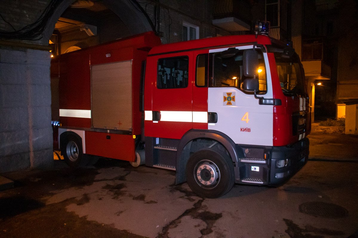 На месте работали три единицы техники и 13 человек личного состава спасателей На месте работали три единицы техники и 13 человек личного состава спасателей