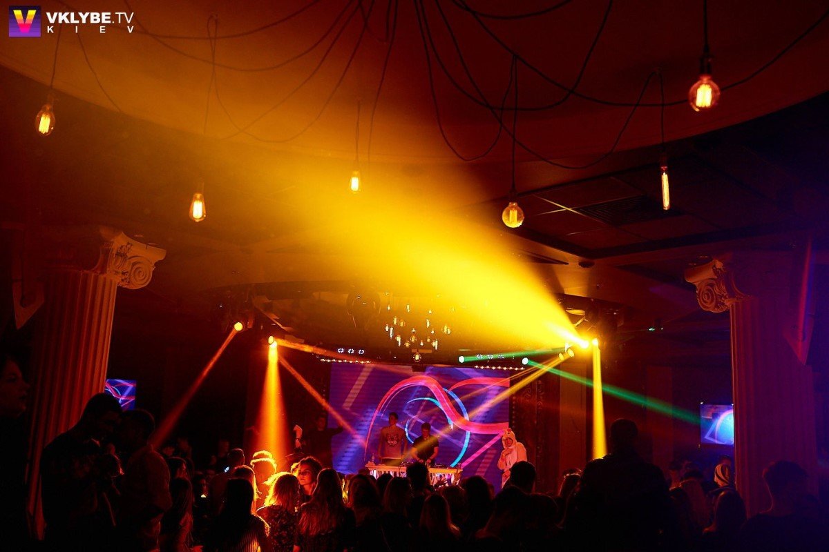 Black and white party в клубе D.Fleur