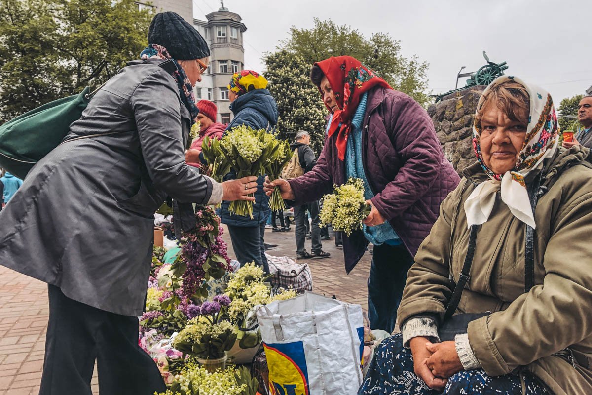 Цены на цветы бабушки не завышали