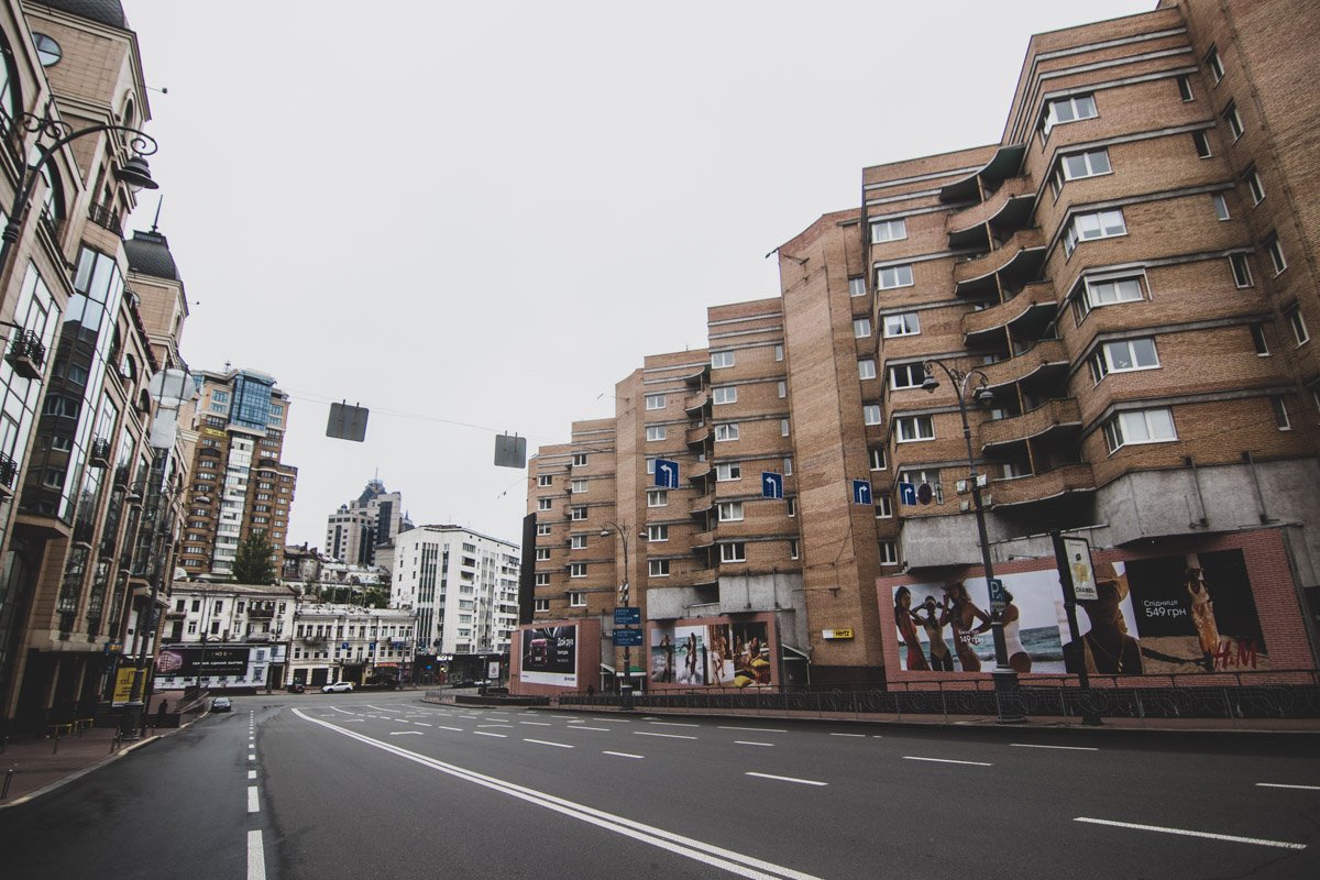 Спят усталые машины Спят усталые машины