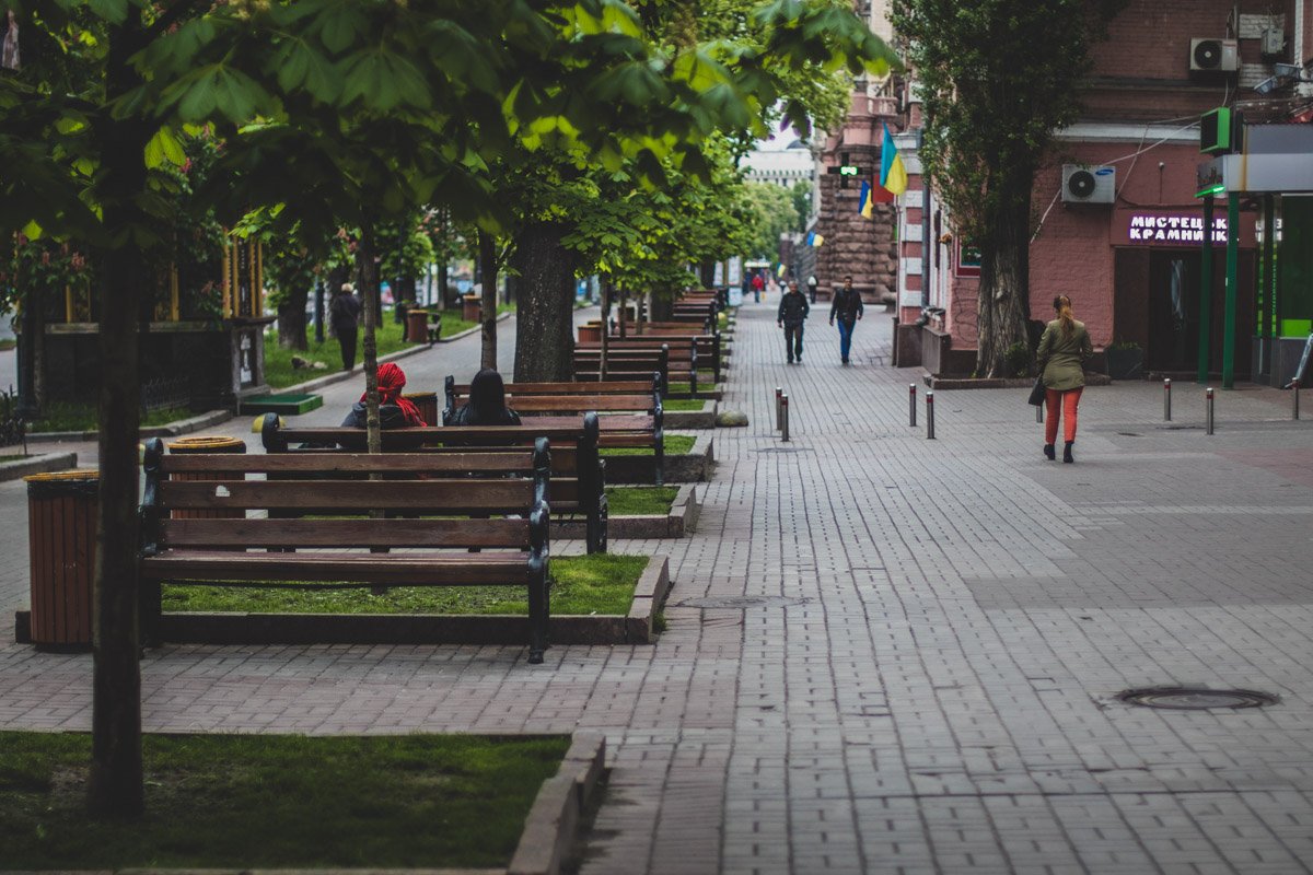 Увидел человека на улице, аж спокойнее стало Увидел человека на улице, аж спокойнее стало