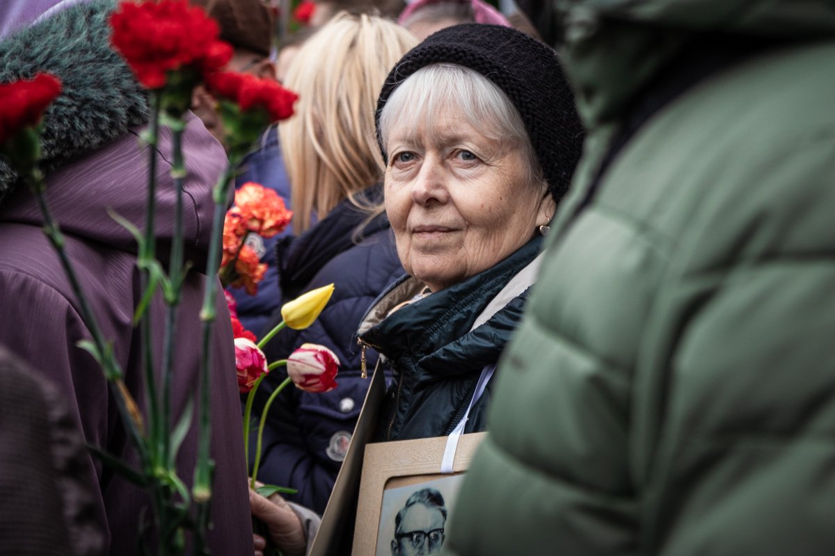 Взгляд участницы акции Взгляд участницы акции