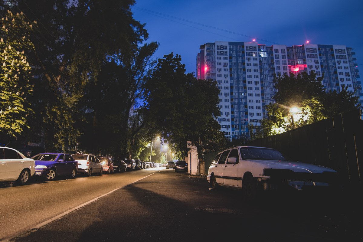 Расположена в старой местности Киева Соломенке и берет свое начало неподалеку от Южного железнодорожного вокзала Расположена в старой местности Киева Соломенке и берет свое начало неподалеку от Южного железнодорожного вокзала