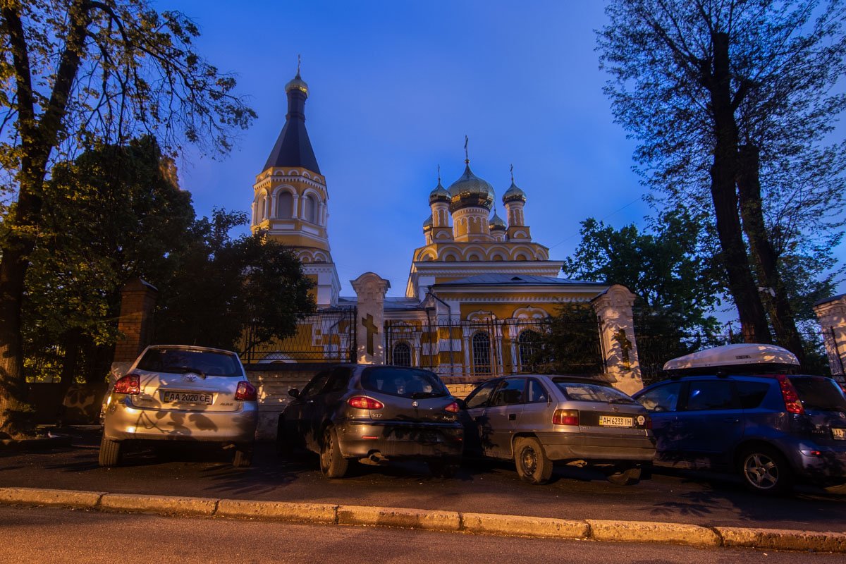 На улице расположена Свято-Покровская церковь, построенная в 1897 году и пережившая несколько реконструкций На улице расположена Свято-Покровская церковь, построенная в 1897 году и пережившая несколько реконструкций