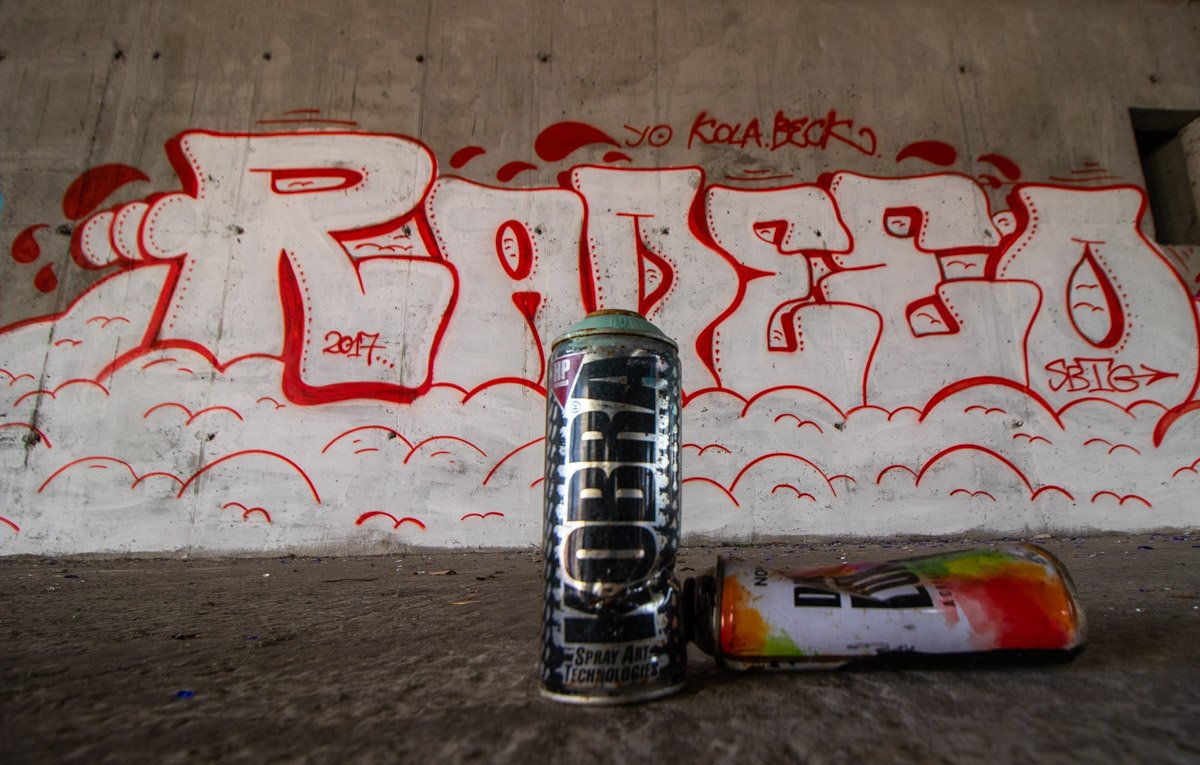 Каждый старается сделать это место красивее Каждый старается сделать это место красивее