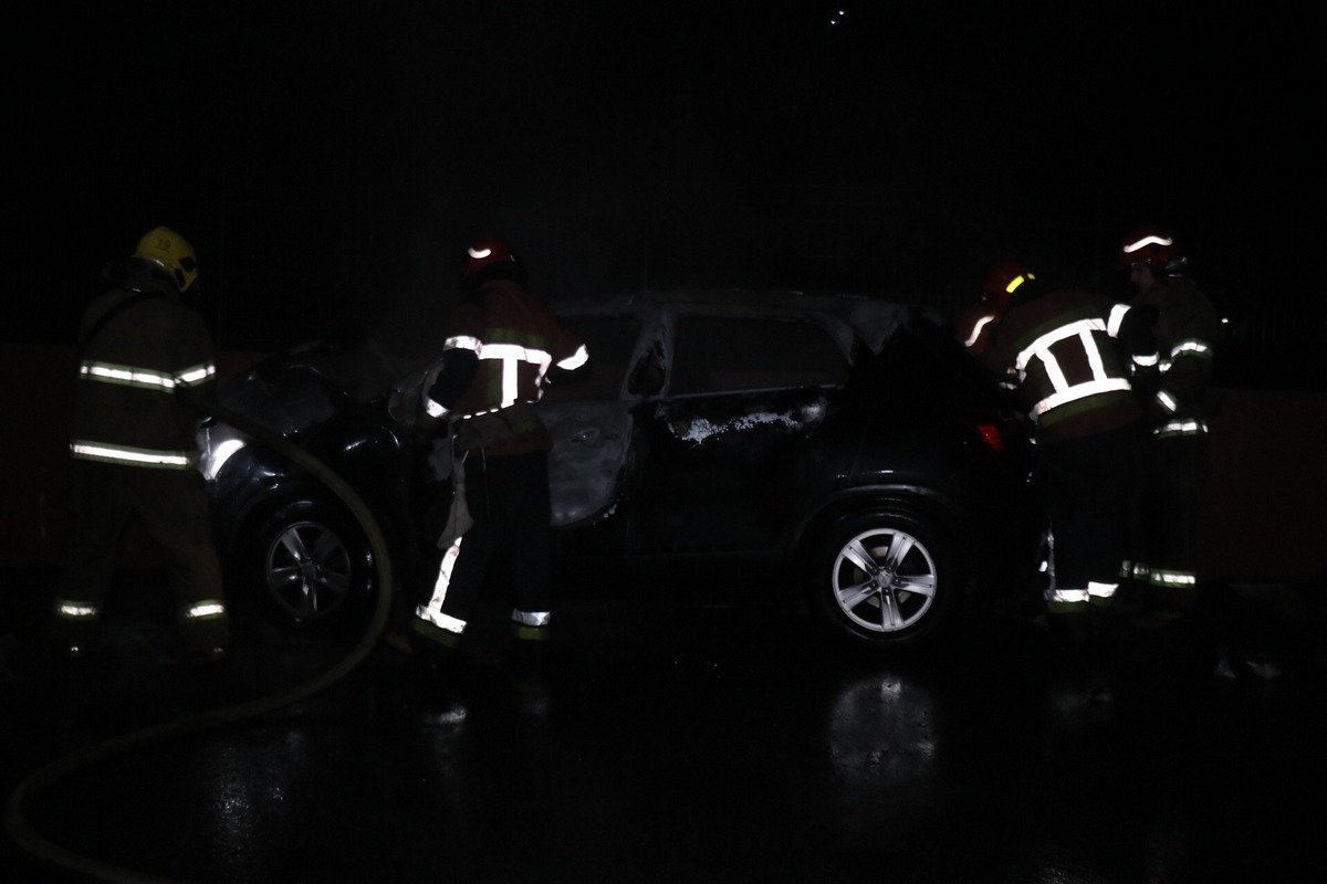 В Днепровском районе горел автомобиль