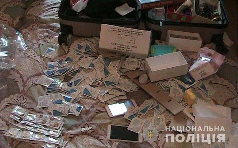 Незаконным бизнесом занимались мать и сын Незаконным бизнесом занимались мать и сын