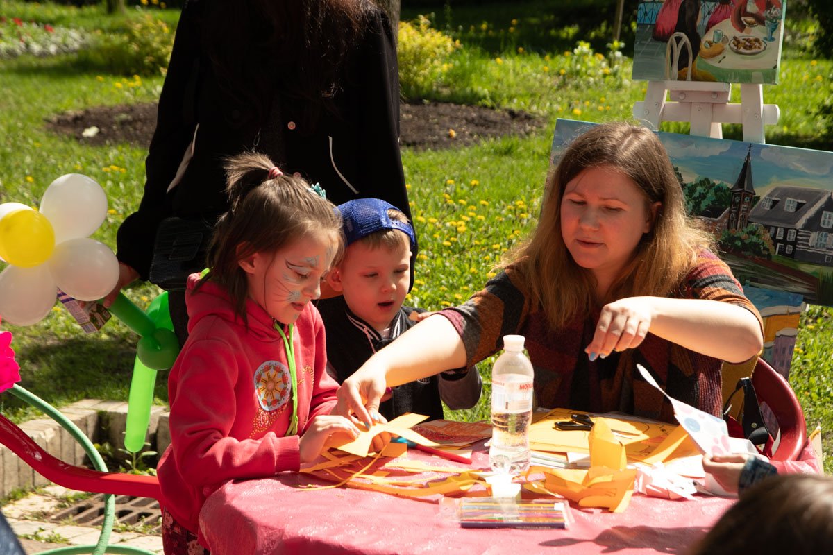 В парке Шевченко в Киеве встретили День матери В парке Шевченко в Киеве встретили День матери