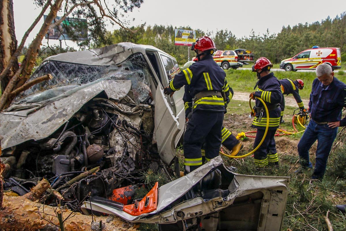 Причина, по которой автомобиль вылетел за пределы трассы, пока неизвестна