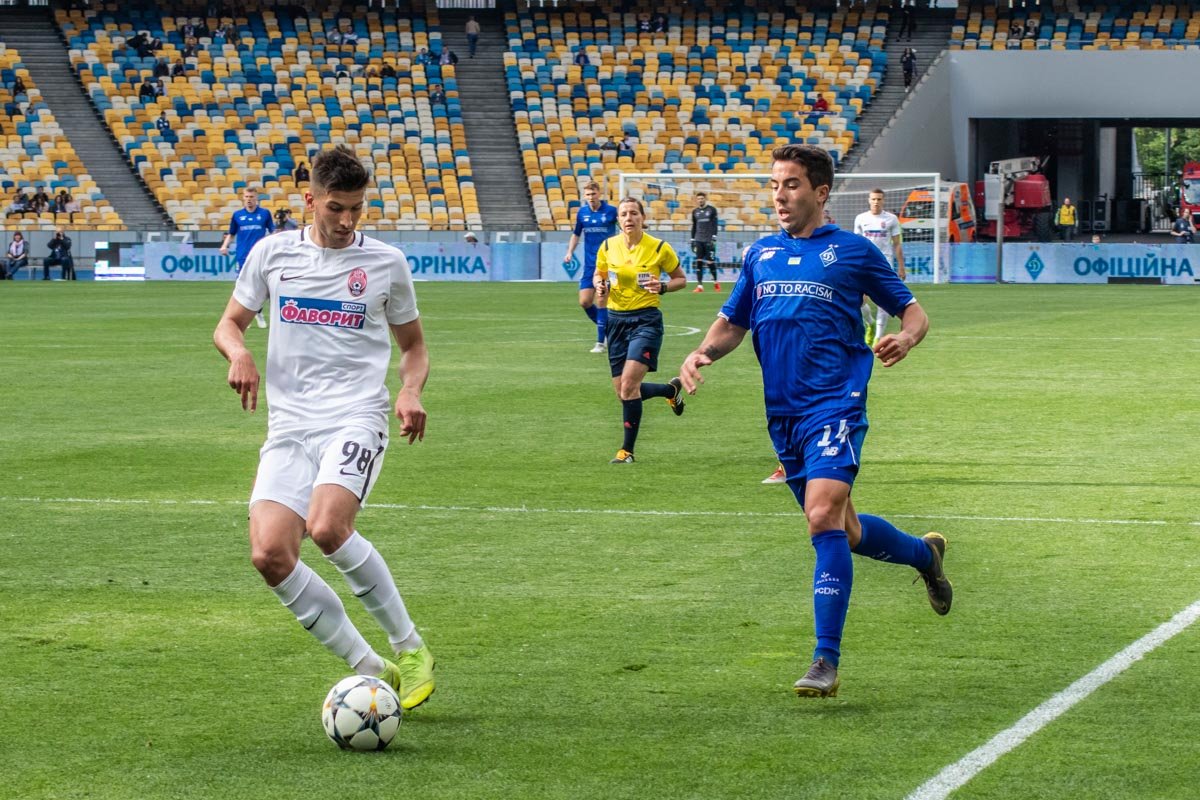 Карлос де Пена начал матч на привычной позиции левого вингера