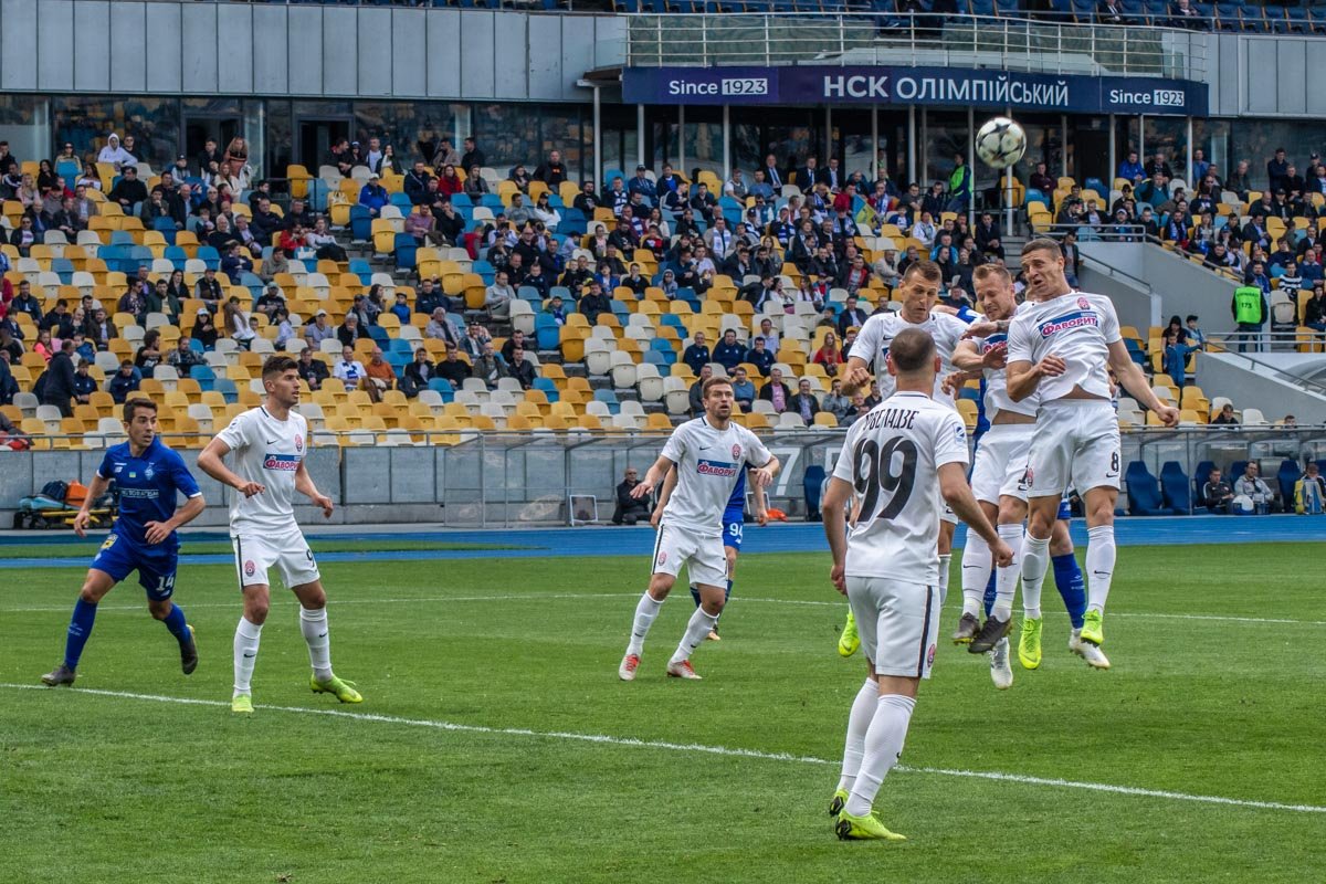 Борьба точилась на каждом участке поля