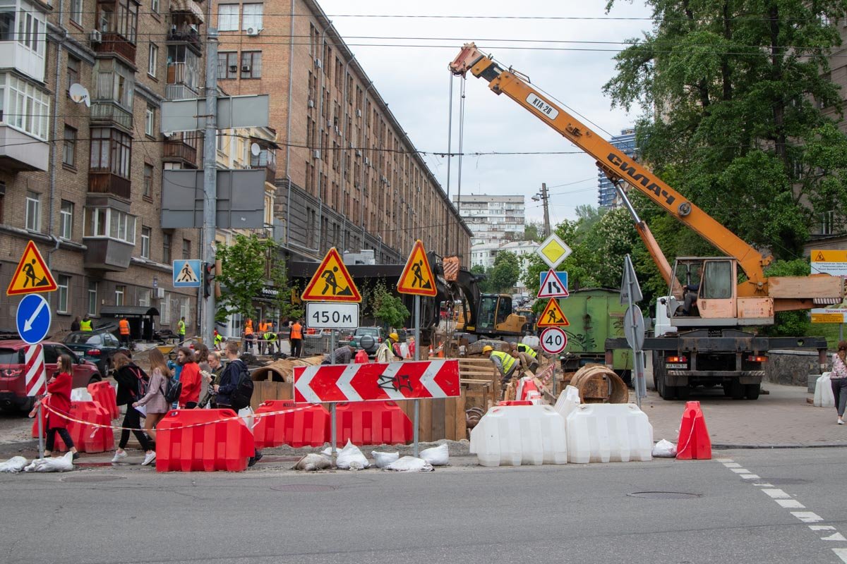 Проезд по улице ограничен 