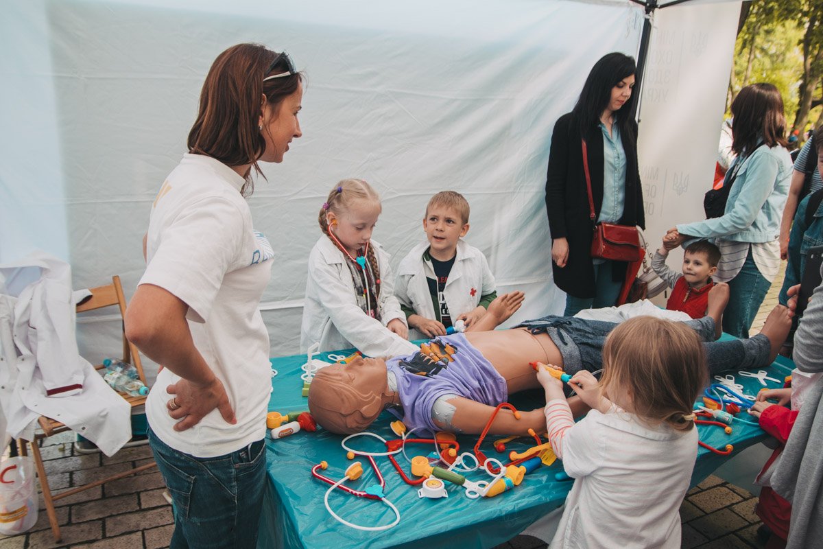 Важно уметь оказать помощь тому, кто в ней нуждается 