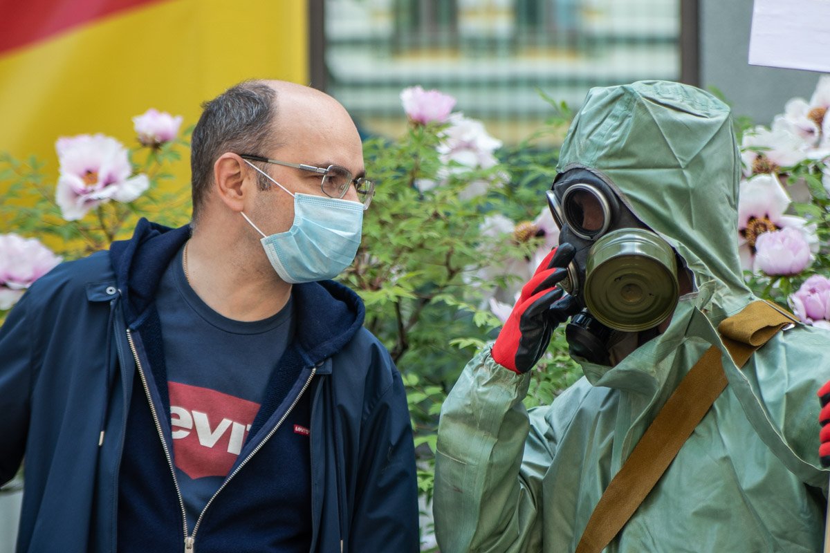 В Киеве представители коренных народов России пикетировали посольство Германии в Украине.