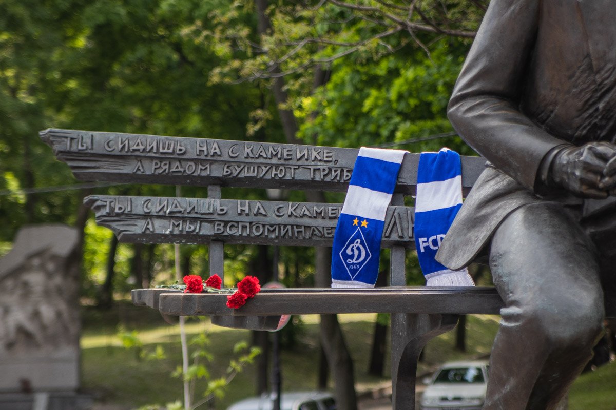 С момента смерти мэтра прошло уже 17 лет, а достойной замены так и нет... С момента смерти мэтра прошло уже 17 лет, а достойной замены так и нет...